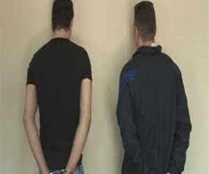 مصر اليوم - توقيف شخصين في سوهاج سرقا سيّارة وفكّكاها للتصرّف فيها